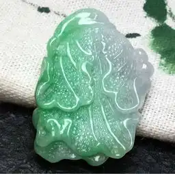 缅甸天然翡翠a货满绿白菜吊坠

