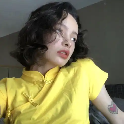 好看的微信头像女你们喜欢的真人头像,请查收
