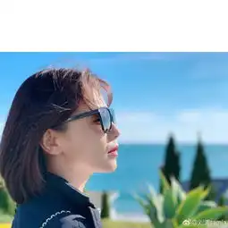 王珂为刘涛拍摄度假美照
