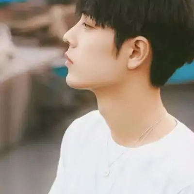 阳光干净男生侧面头像暖男帅气侧面图片
