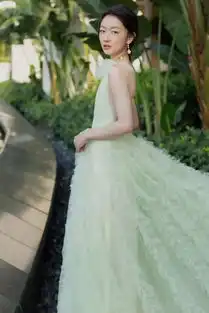 恭喜周冬雨凭借少年的你夺得澳门国际影展影后
