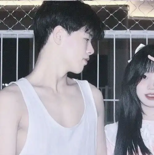 ins绝版情侣头像
