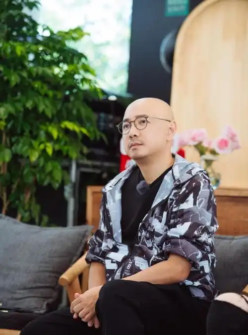 浪姐团综刚播就出事宁静没加黄龄微信惹尴尬,周震南学习姐学
