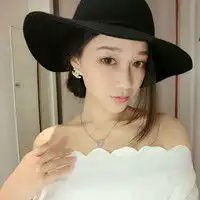 风情万种qq女生头像外表很阳光内心灰常阴
