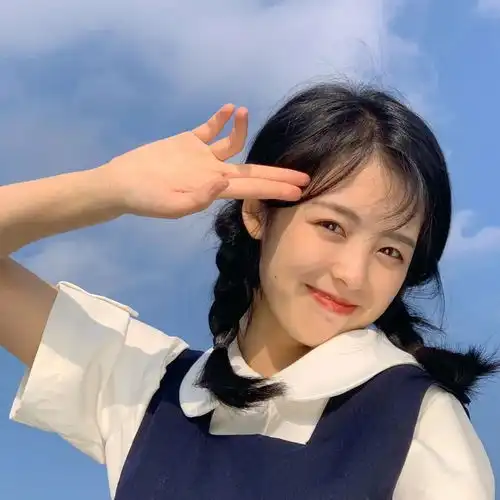 百看不厌的小众女生头像
