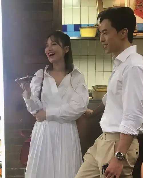金莎能成下个陈乔恩对比细节看出有难度,为啥不试试像秦岚拍戏
