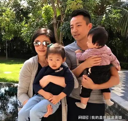 张兰杀疯了晒一家日本旅游视频十岁小玥儿和大s一模一样
