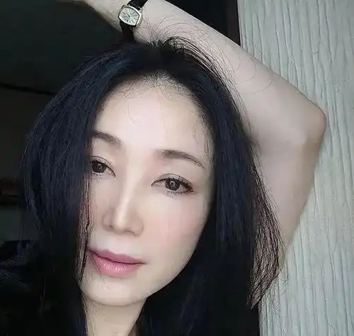 日本52岁阿姨夺得19年选美冠军,身材与容颜如同30岁,是咋保养的
