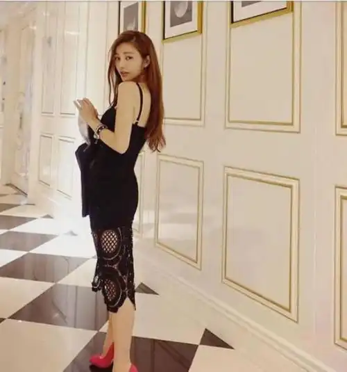 台湾美女许路儿,高颜值加好身材,皮肤状态好似少女
