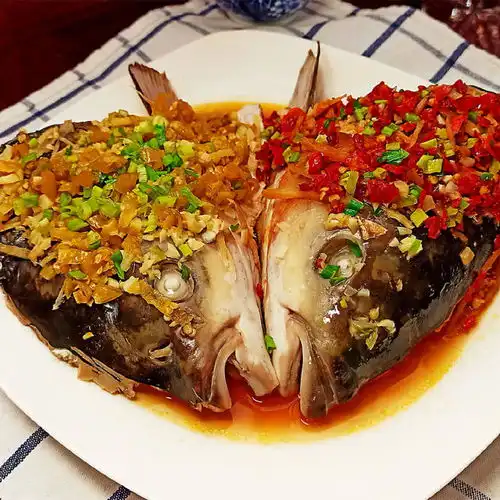 剁椒鱼头的做法剁椒鱼头怎么做吉庆有鱼剁椒鱼头线线3896的菜谱美食天下
