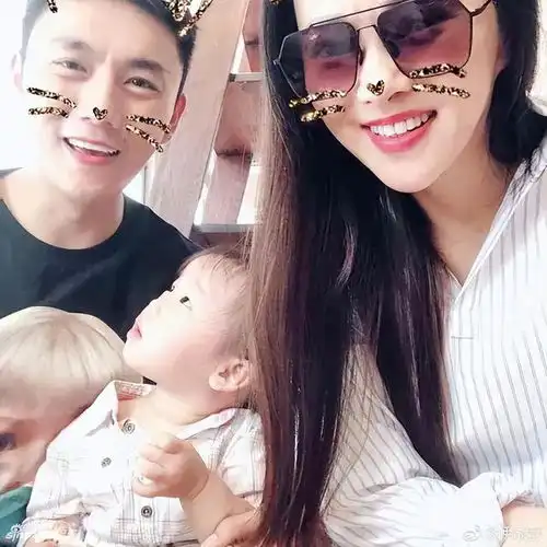 为何一样是50岁的年纪,伊能静能生孩子而钟丽缇却不能呢
