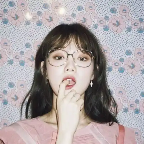 拥有琥珀色眼睛,找对美瞳很重要
