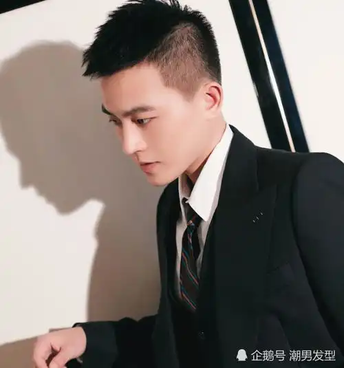 还在纠结剪什么发型吗2020年流行的4款男生发型参
