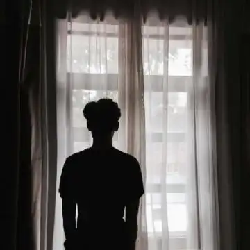 情侣背影头像一男一女清新唯美既然可以拥抱那就不要放掉
