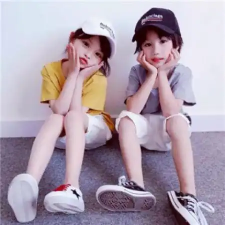 可爱小孩情侣头像一对两张呆萌小孩
