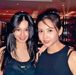 4位与女儿同框像姐妹的女星,邱淑贞上榜,图3看着比女儿还年轻
