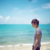 跪求非主流男生头像背景要大海的
