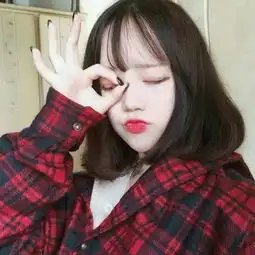 短发女生头像
