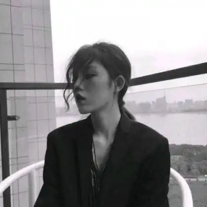 2020最新干净气质情侣头像两张一男一女
