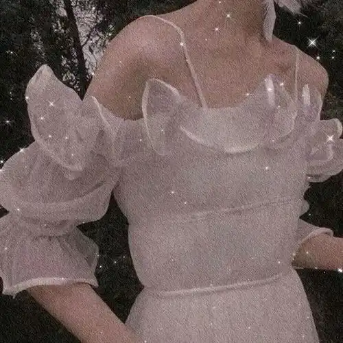 粉丝求图0308吊带干净女生头像
