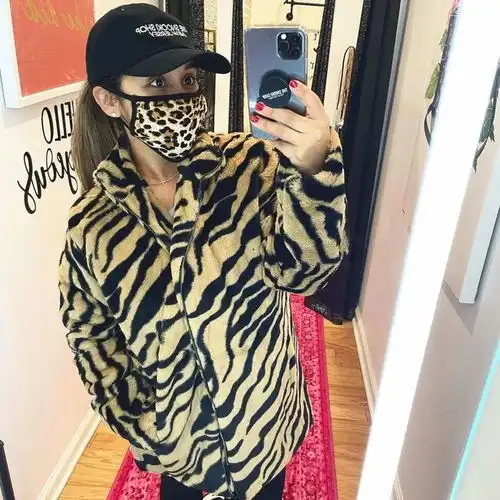 自拍致富第一人,这个辣妈不简单
