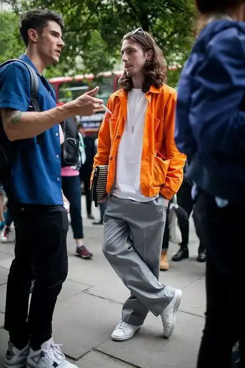 小奶狗vs老司机,妹纸们竟选和ta谈恋爱
