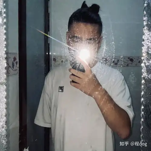 方脸适合什么发型男生
