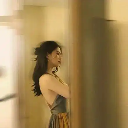 韩国名媛圈最怕的资深狐狸精,爆红成整容模板渣男,根本配不上她
