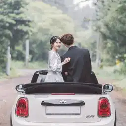 最新情侣头像00后学生专用一人一张别爱太满别睡太晚
