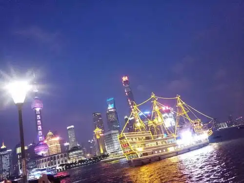 员工风采爱笑的狮子座女孩
