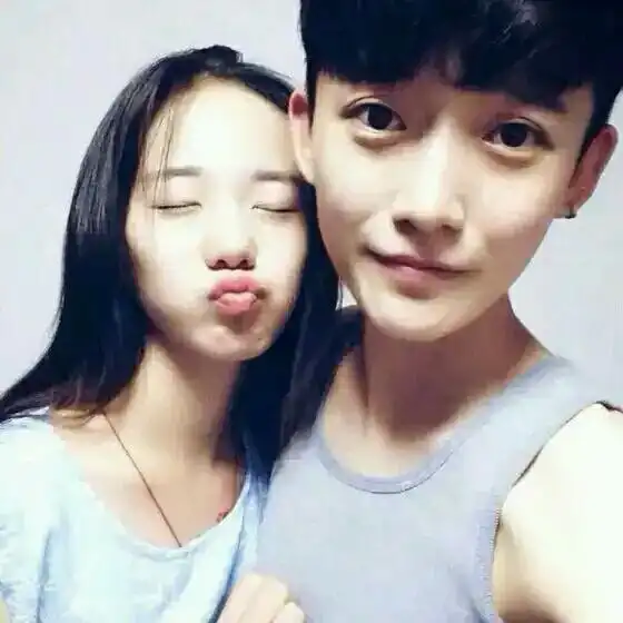 求几张简约的高清情侣头像,不要非主流,谢谢
