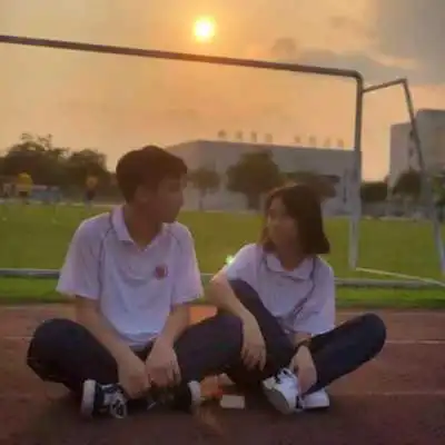 2021最火爆微信一组三张情人头像
