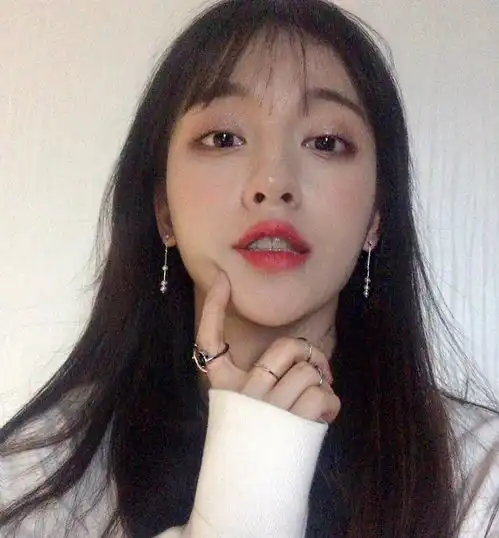 十二星座性格代表颜色,天秤座绿色,性格接地气,人缘好识大体还很幽默
