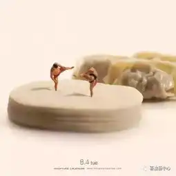 暖男自创摄影小人国网络人气暴涨
