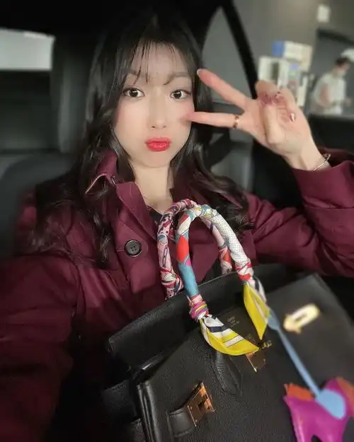 日本美女模特在中国app上做主播,年赚近5亿变身老板,却骂自己粉丝是变态
