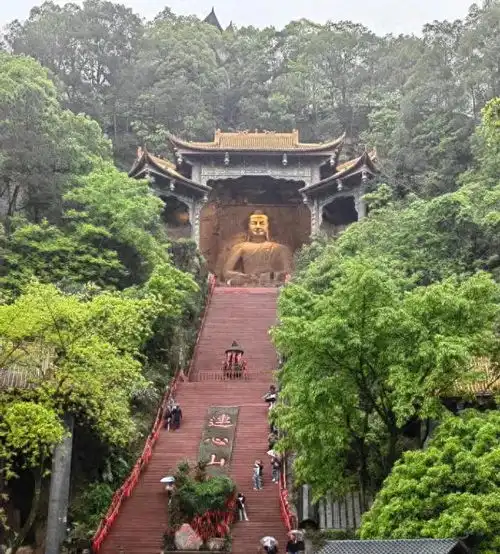 走进东方佛都发现别有洞天,映照出人生的诸多模样
