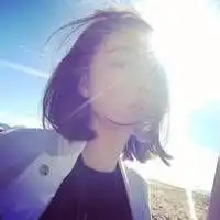 2015短发女生qq头像

