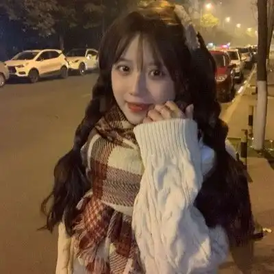 网易云热评公司新来一漂亮妹子,每天游手好闲,我刚想说她两句,结果
