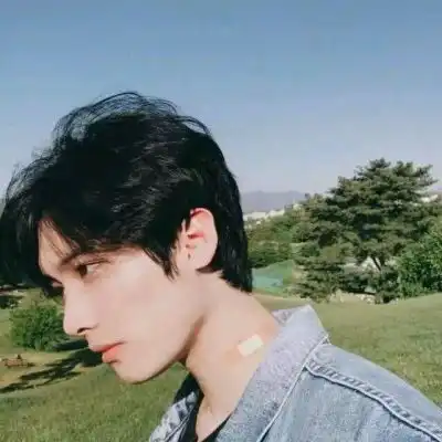 气质真人情侣头像
