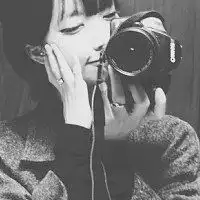 有没有女头像脸是用照相机遮住的暗色系的多发几张
