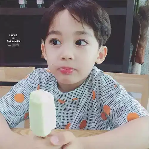 跪求这头像的情侣头像高清无水印大图在线等急分可加
