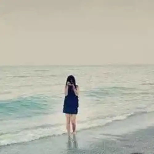 女人皮肤粗黑暗黄爱长斑体内有问题
