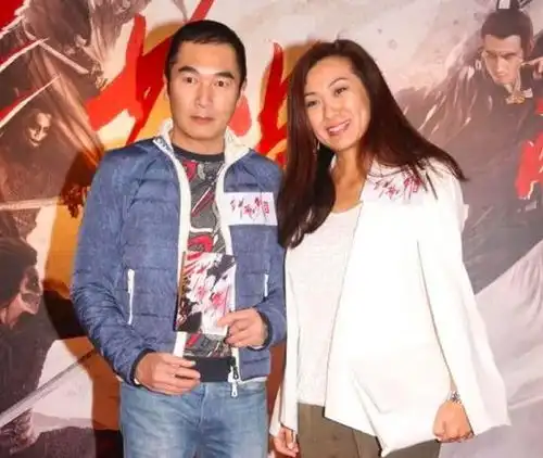 曾被称为最丑港姐,与大6岁老公结婚11年,如今49岁成人生赢家
