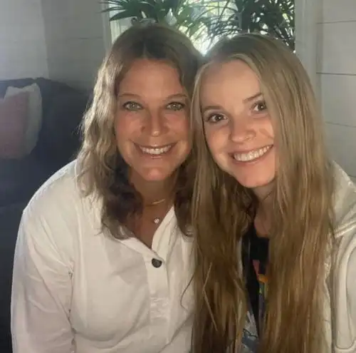 50岁女子怀上自己的外孙女,这已经是她人生中的第9个孩子了...
