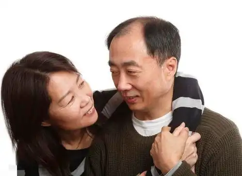 中年女人说我去洗澡了,傻瓜才回去吧,高情商男人这样回复
