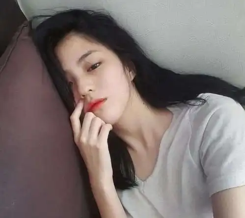 已婚女人出轨的对象,往往都是熟人看看2位当事人的经历
