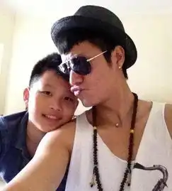 陈坤晒与儿子合照,两人几乎一模一样,背后的付出让人心生敬佩
