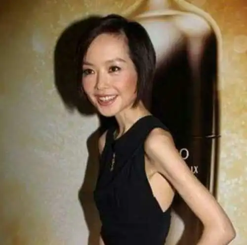 女明星生图谁更耐打刘亦菲的路透图也太美了吧,就像是小天使一样
