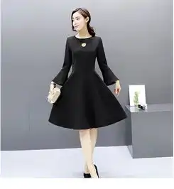 成熟色系职业连衣裙装,自信有我,魅力无限
