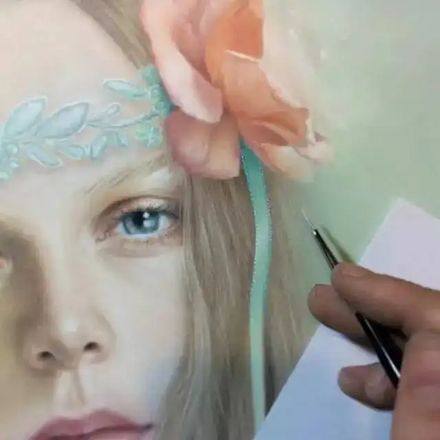 彩铅,又是彩铅竟画出如此高冷的美女
